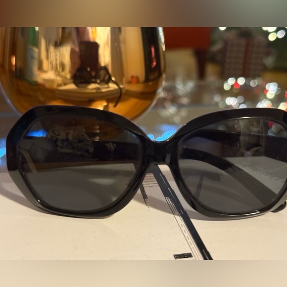 Tory Burch Accessories - REDUCED Tory Burch Black Sunglasses